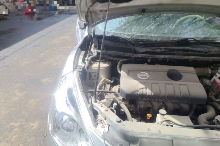 Used Nissan Tiida 2011 1.6L CVT Smart Version Engine Bay Right