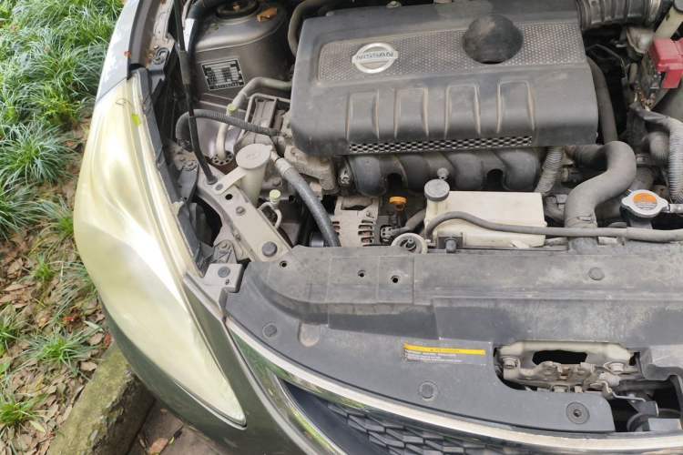 Used Nissan Tiida 2011 1.6L Manual Smart Version Engine Bay Right