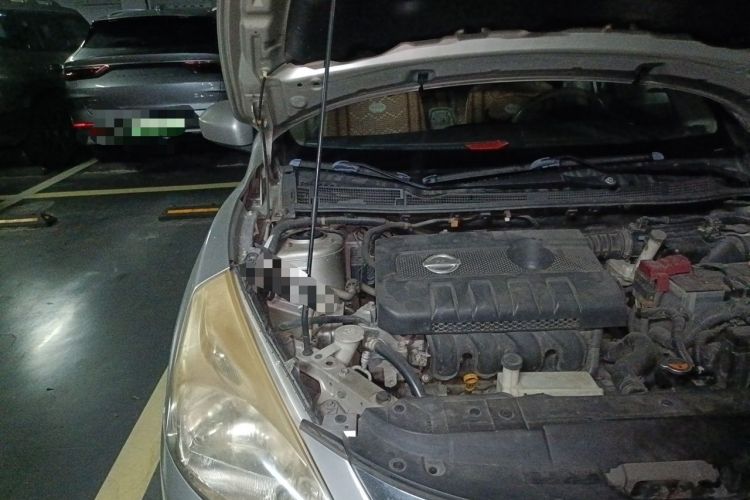 Used Nissan Tiida 2011 1.6L CVT Smart Version Engine Bay Right