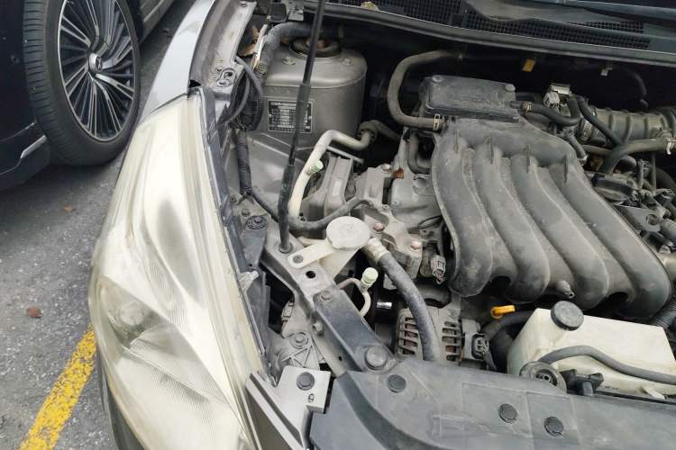 Used Nissan Tiida 2011 1.6L CVT Comfort Model Engine Bay Right