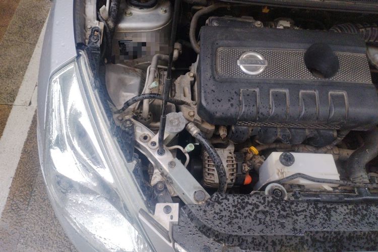 Used Nissan Tiida 2011 1.6L CVT Smart Version Engine Bay Right