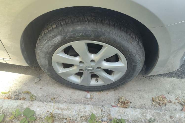 Used Nissan Tiida 2011 1.6L CVT Luxury Edition Exterior 1