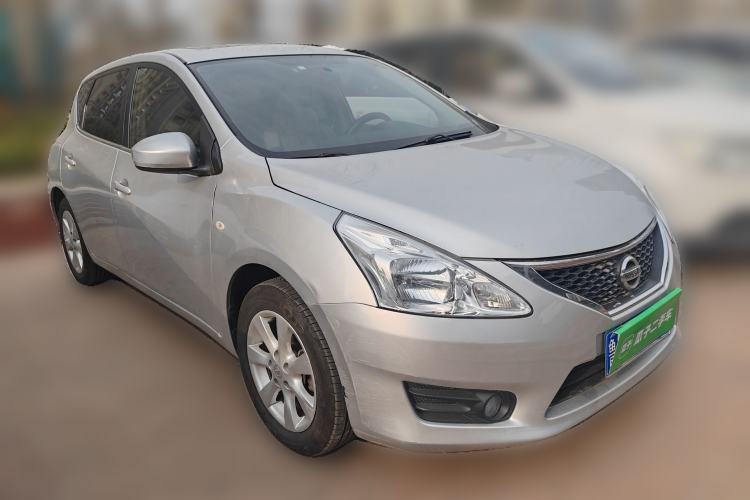 Used Nissan Tiida 2011 1.6L CVT Smart Version Front Right 45 Deg