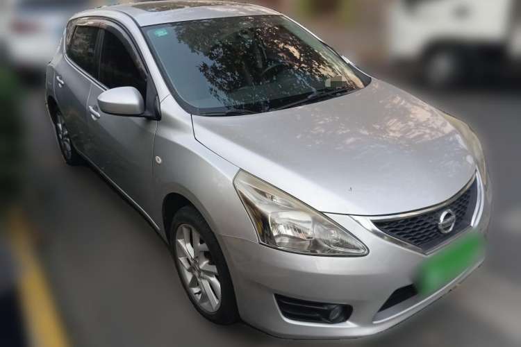 Used Nissan Tiida 2011 1.6T M-CVT Dynamic Edition Front Right 45 Deg