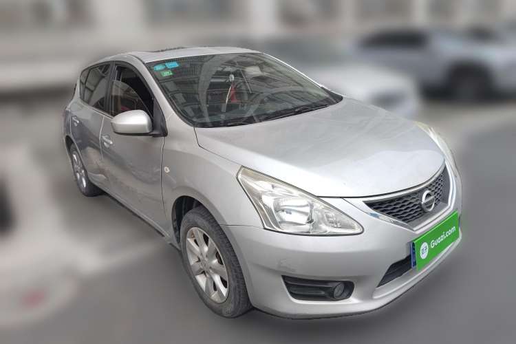 Used Nissan Tiida 2011 1.6L CVT Smart Version Front Right 45 Deg