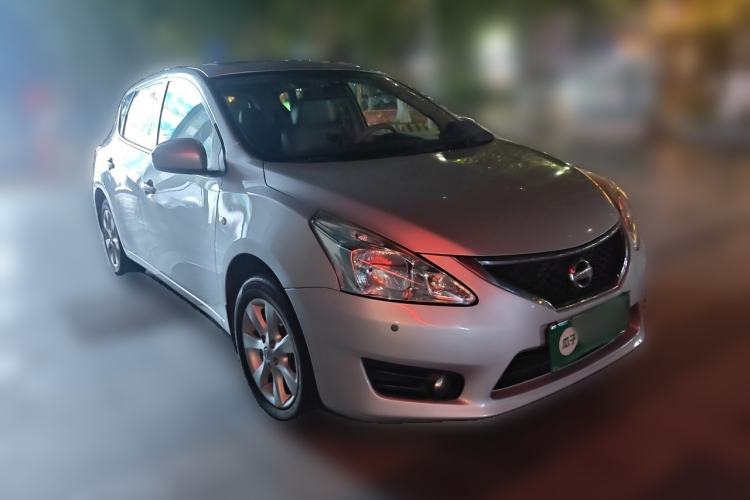 Used Nissan Tiida 2011 1.6L CVT Smart Version Front Right 45 Deg