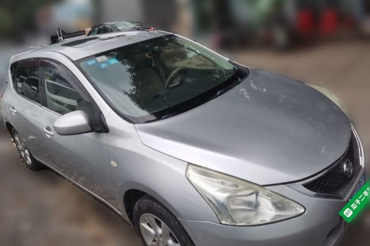 Used Nissan Tiida 2011 1.6L CVT Smart Version Front Right 45 Deg