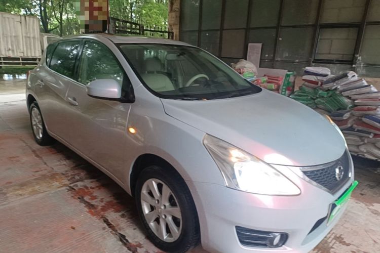 Used Nissan Tiida 2011 1.6L CVT Smart Version Front Right 45 Deg