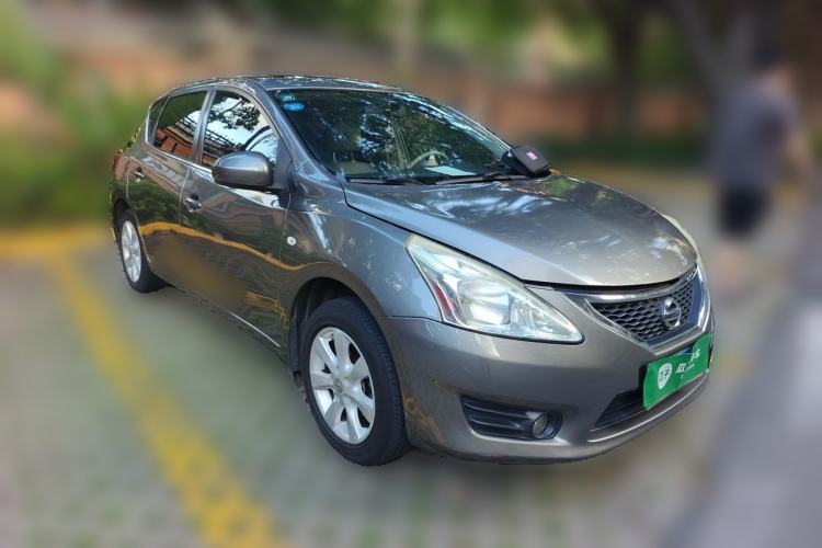 Used Nissan Tiida 2011 1.6L CVT Smart Version Front Right 45 Deg