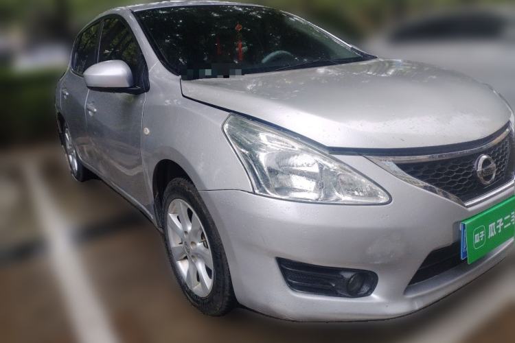 Used Nissan Tiida 2011 1.6L CVT Smart Version Front Right 45 Deg