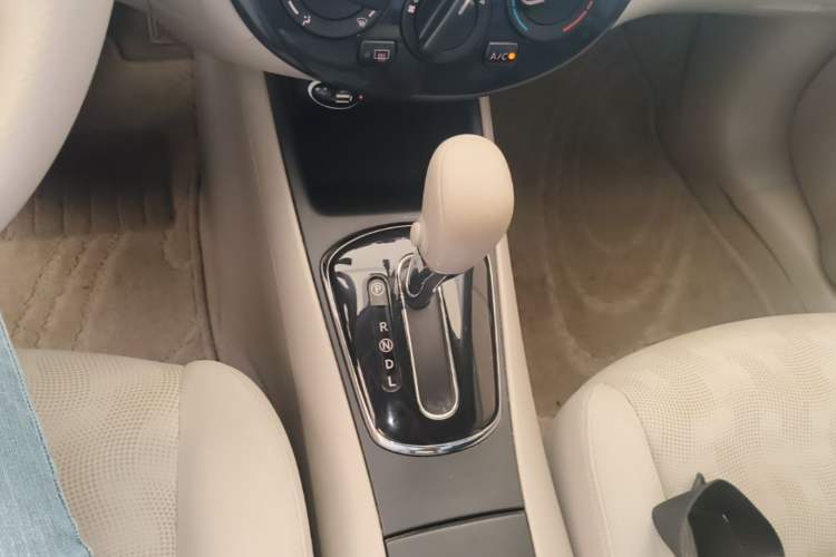 Used Nissan Tiida 2011 1.6L CVT Comfort Model Gear Lever
