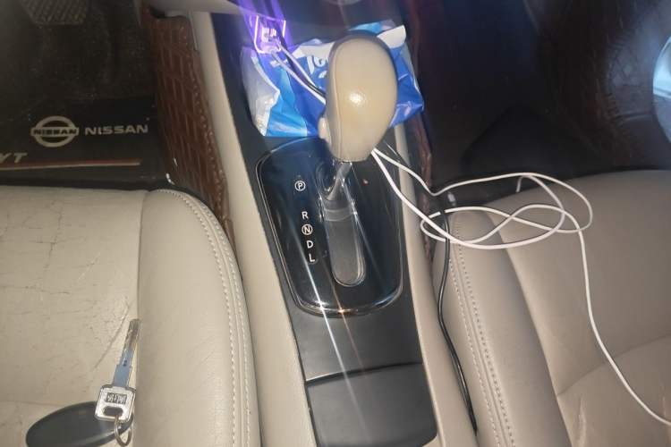 Used Nissan Tiida 2011 1.6L CVT Smart Version Gear Lever