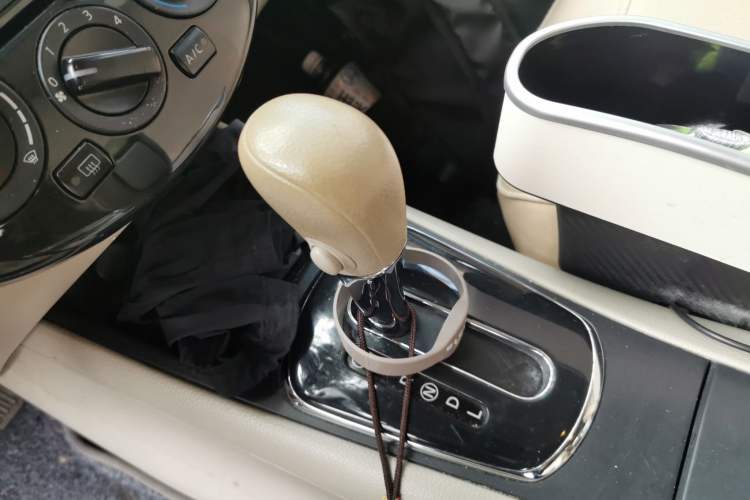 Used Nissan Tiida 2011 1.6L CVT Comfort Model Gear Lever