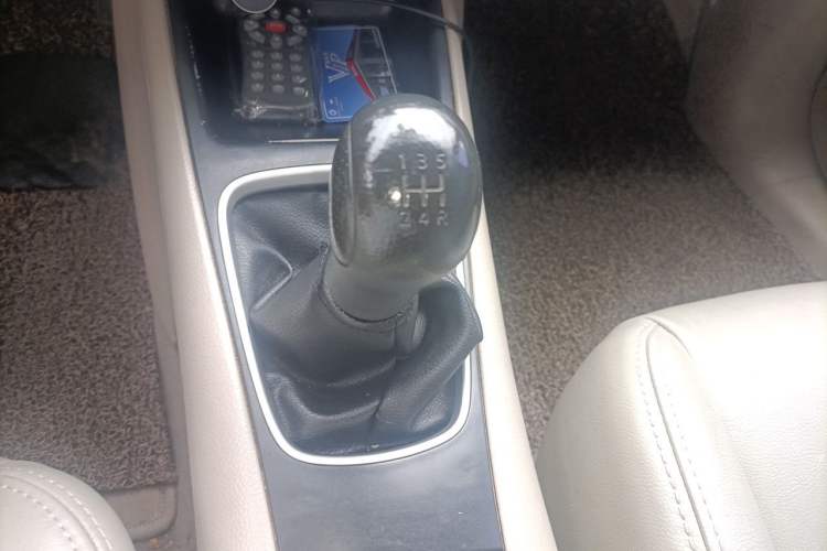 Used Nissan Tiida 2011 1.6L Manual Comfort Edition Gear Lever