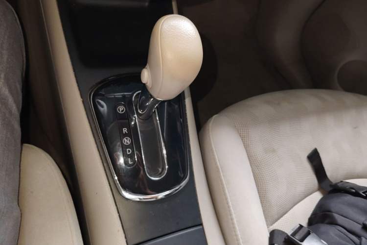 Used Nissan Tiida 2011 1.6L CVT Comfort Model Gear Lever