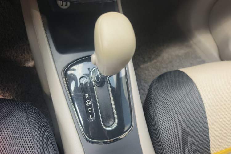 Used Nissan Tiida 2011 1.6L CVT Comfort Model Gear Lever