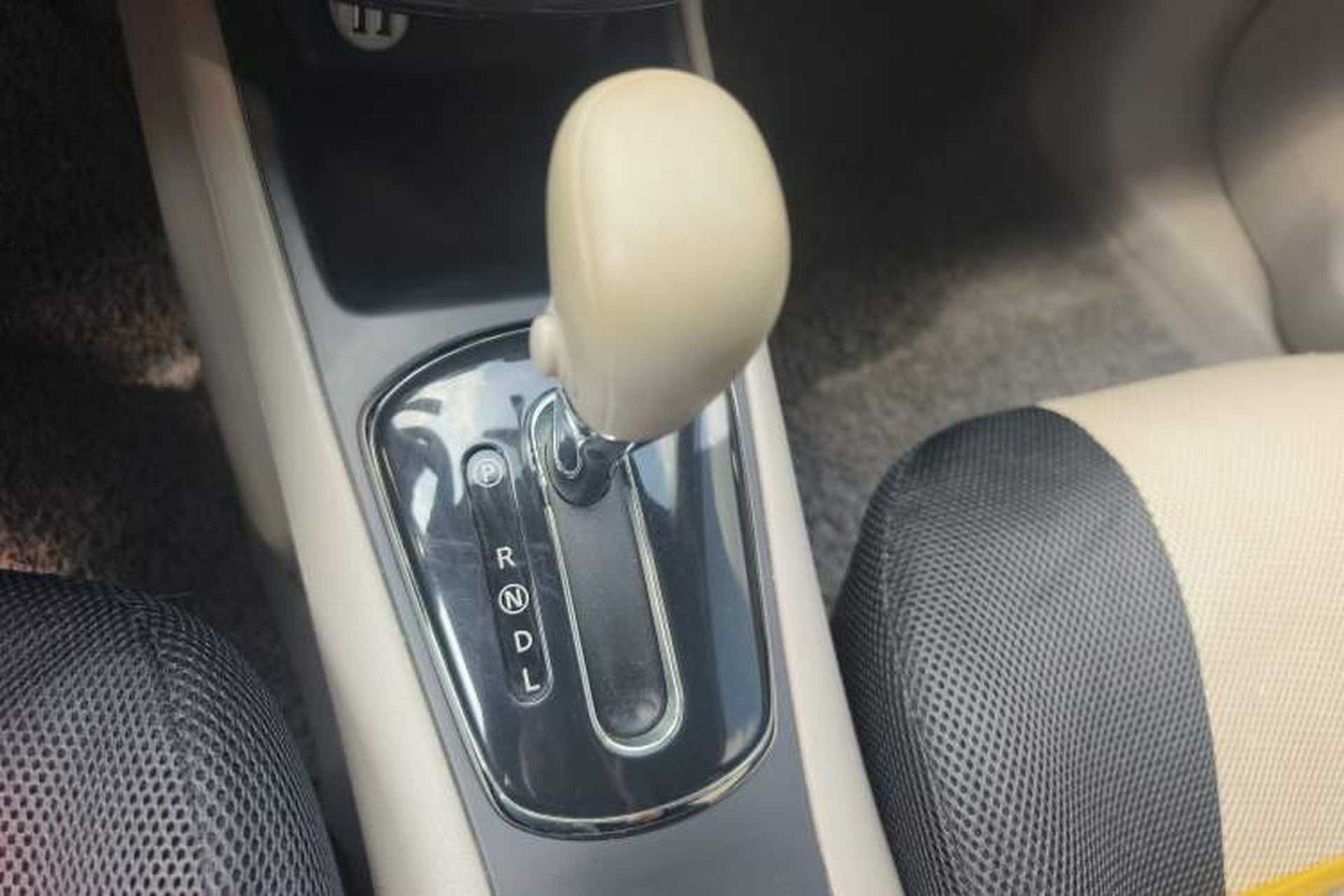Used Nissan Tiida 2011 1.6L CVT Comfort Model Gear Lever
