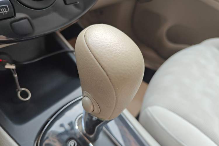 Used Nissan Tiida 2011 1.6L CVT Comfort Model Gear Lever