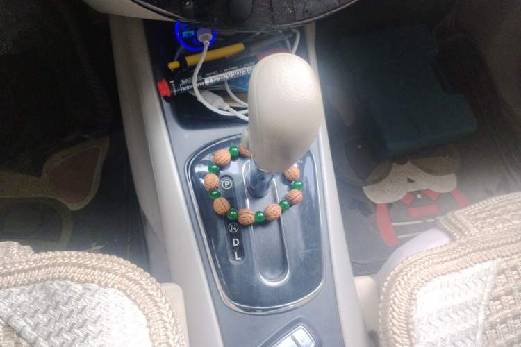 Used Nissan Tiida 2011 1.6L CVT Smart Version Gear Lever