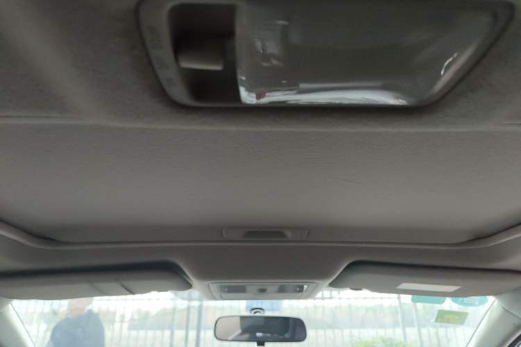 Used Nissan Tiida 2011 1.6L CVT Smart Version Headliner