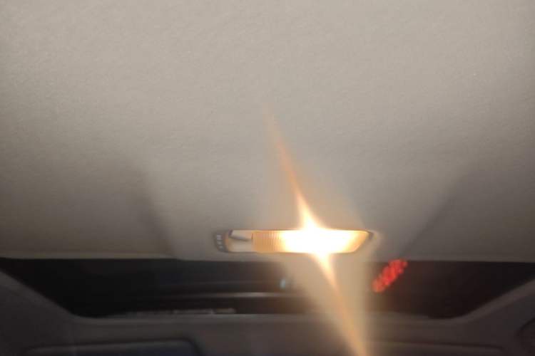 Used Nissan Tiida 2011 1.6L CVT Smart Version Headliner