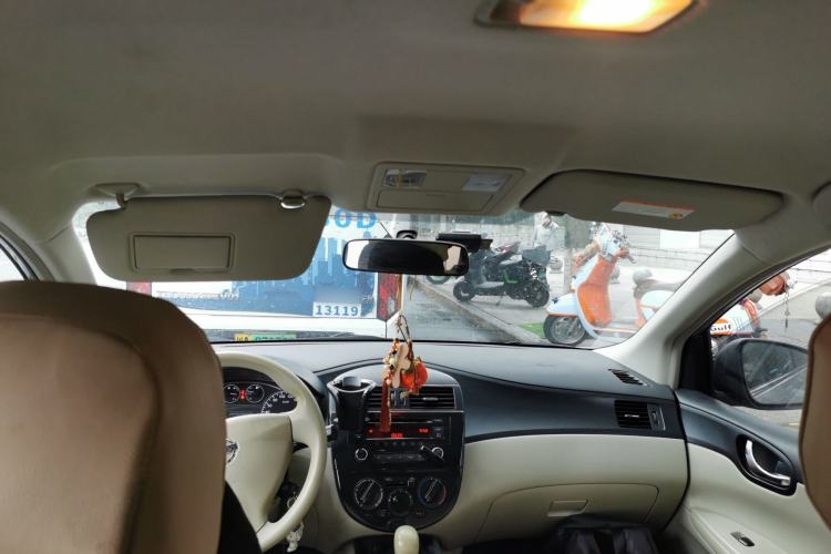 Used Nissan Tiida 2011 1.6L CVT Comfort Model Headliner