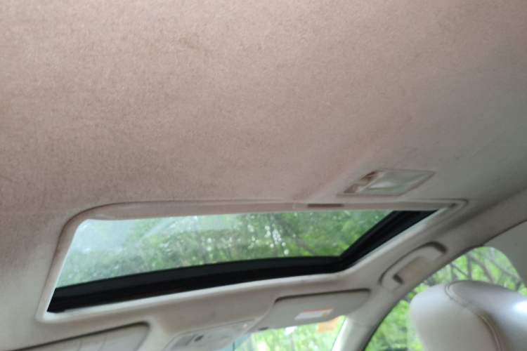 Used Nissan Tiida 2011 1.6L Manual Smart Version Headliner