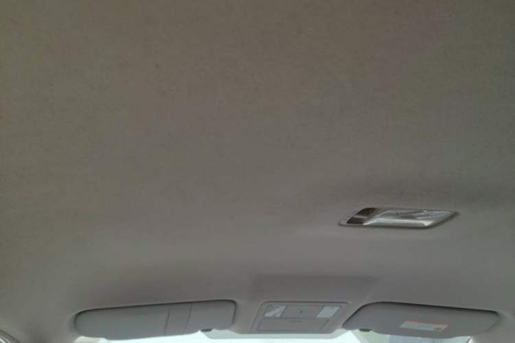 Used Nissan Tiida 2011 1.6L Manual Comfort Edition Headliner