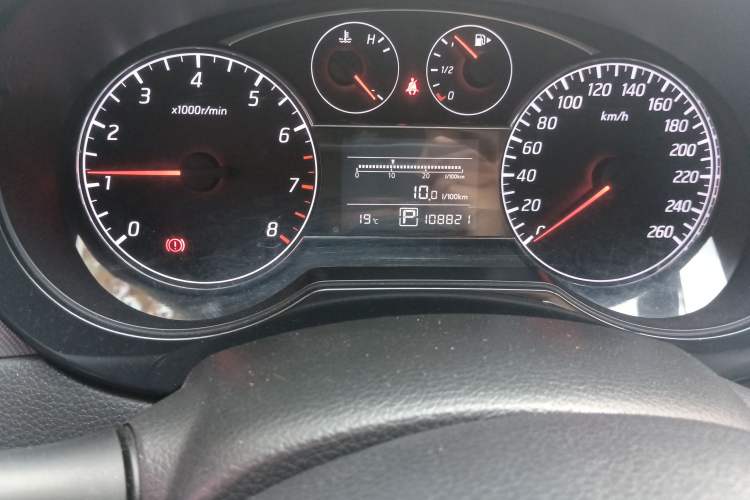 Used Nissan Tiida 2011 1.6T M-CVT Dynamic Edition Odometer Close Up