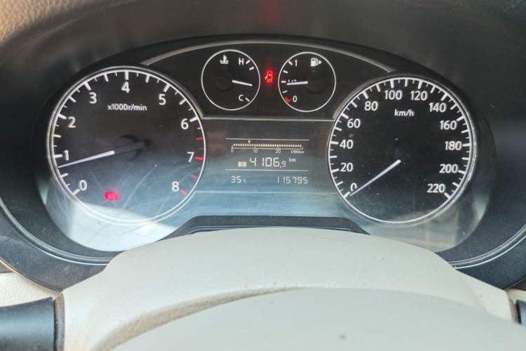 Used Nissan Tiida 2011 1.6L Manual Comfort Edition Odometer Close Up