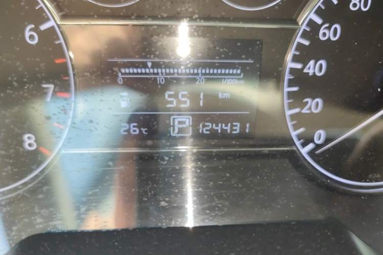 Used Nissan Tiida 2011 1.6L CVT Smart Version Odometer Close Up