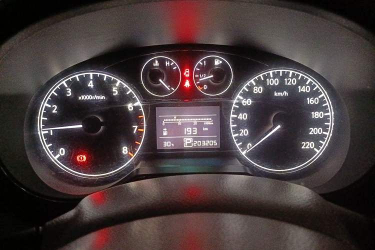Used Nissan Tiida 2011 1.6L CVT Smart Version Odometer Close Up