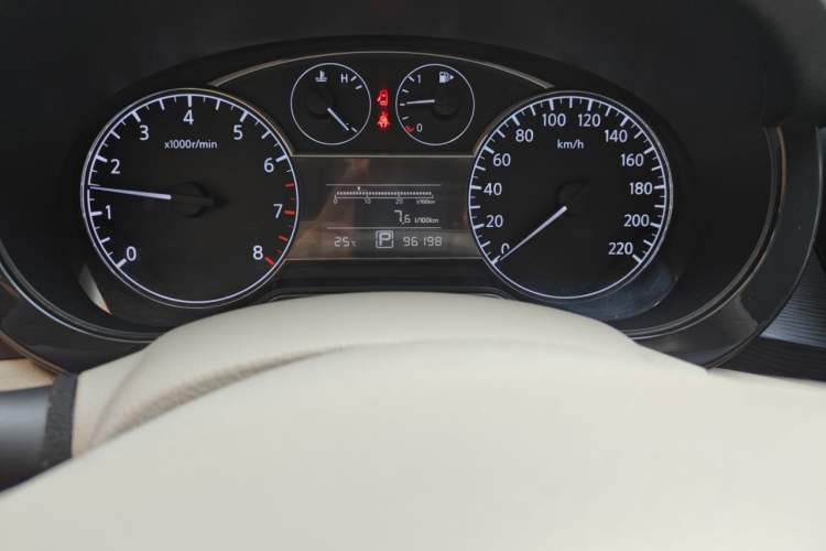 Used Nissan Tiida 2011 1.6L CVT Comfort Model Odometer Close Up
