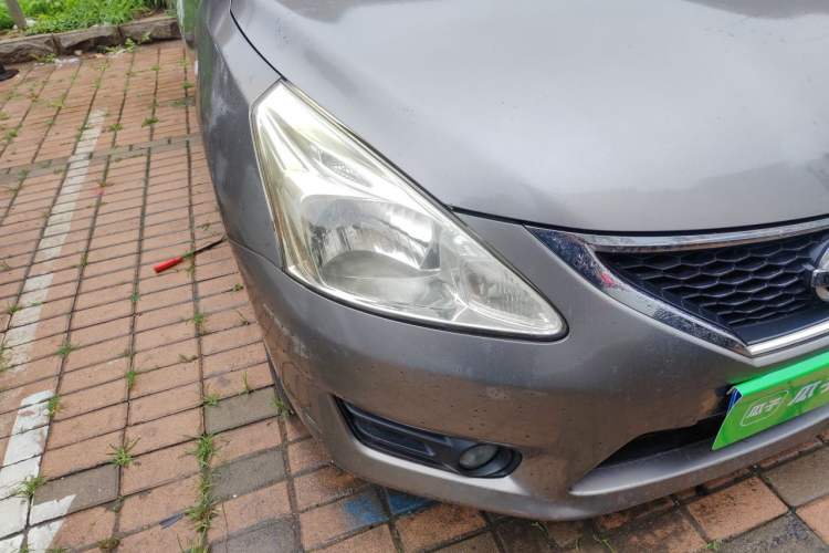 Used Nissan Tiida 2011 1.6L CVT Smart Version Right Front Headlight