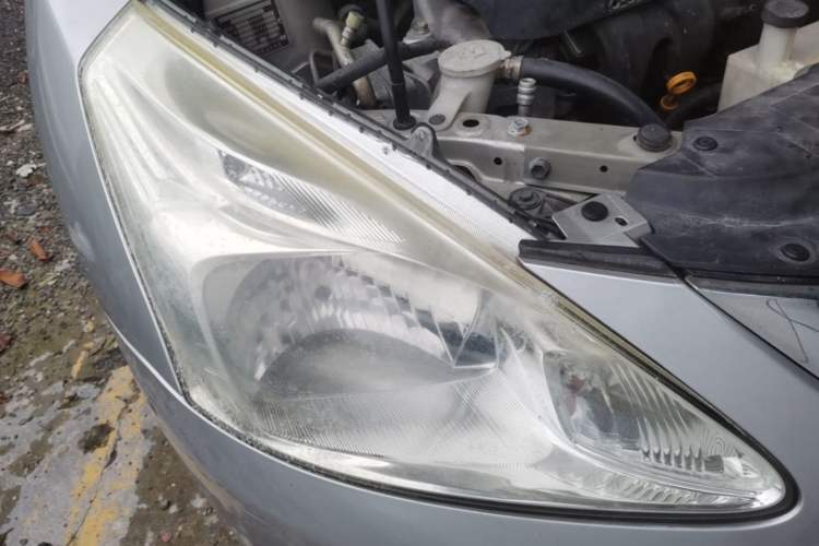 Used Nissan Tiida 2011 1.6L CVT Smart Version Right Front Headlight