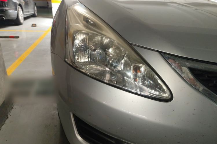 Used Nissan Tiida 2011 1.6L CVT Comfort Model Right Front Headlight