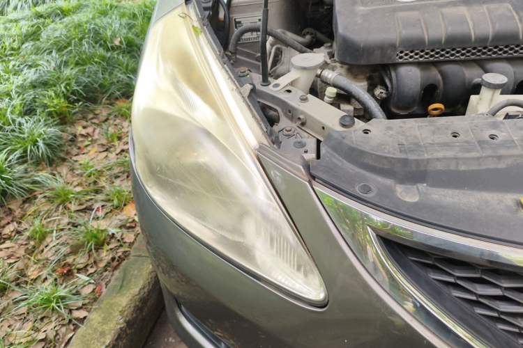 Used Nissan Tiida 2011 1.6L Manual Smart Version Right Front Headlight