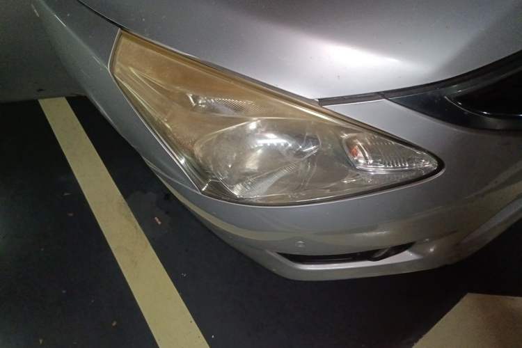 Used Nissan Tiida 2011 1.6L CVT Smart Version Right Front Headlight