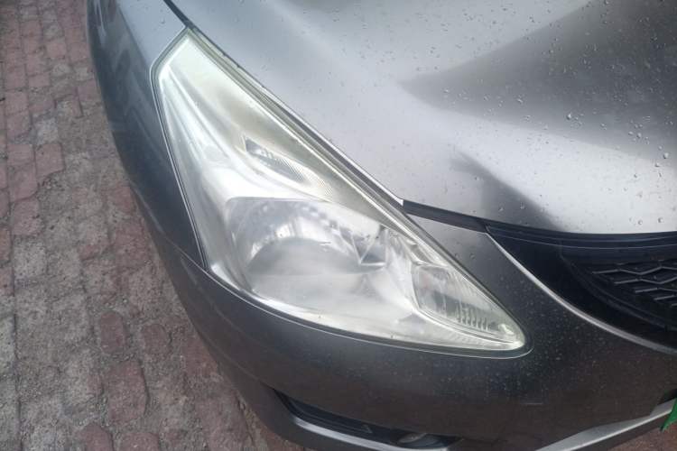 Used Nissan Tiida 2011 1.6L CVT Comfort Model Right Front Headlight