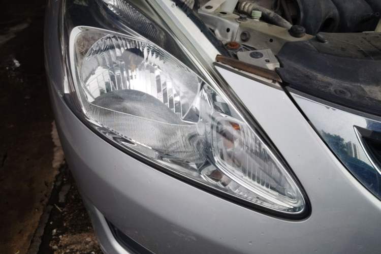 Used Nissan Tiida 2011 1.6L CVT Comfort Model Right Front Headlight