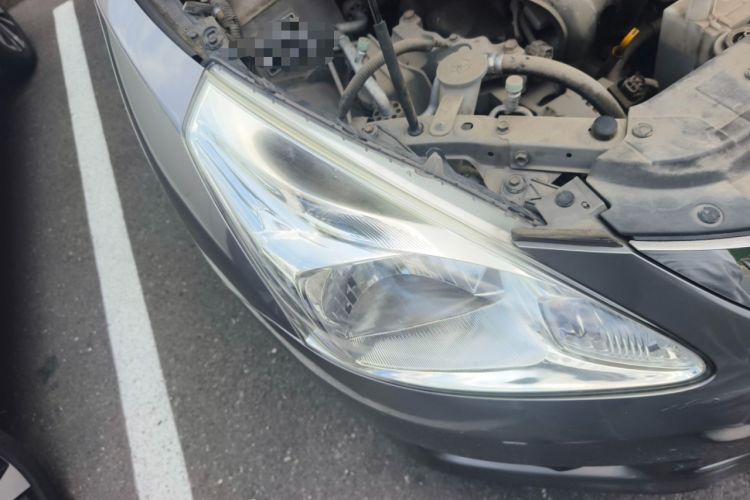 Used Nissan Tiida 2011 1.6L CVT Comfort Model Right Front Headlight