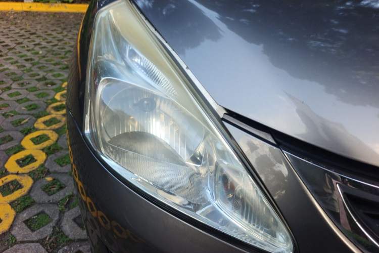 Used Nissan Tiida 2011 1.6L CVT Smart Version Right Front Headlight