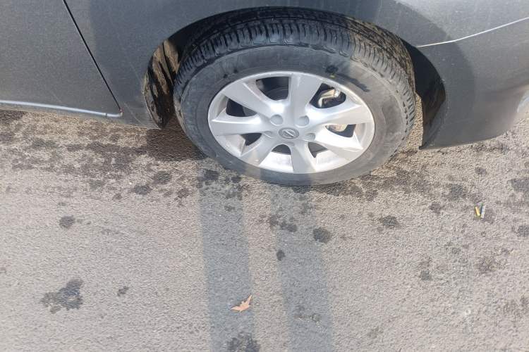 Used Nissan Tiida 2011 1.6L CVT Smart Version Right Front Wheel Hub