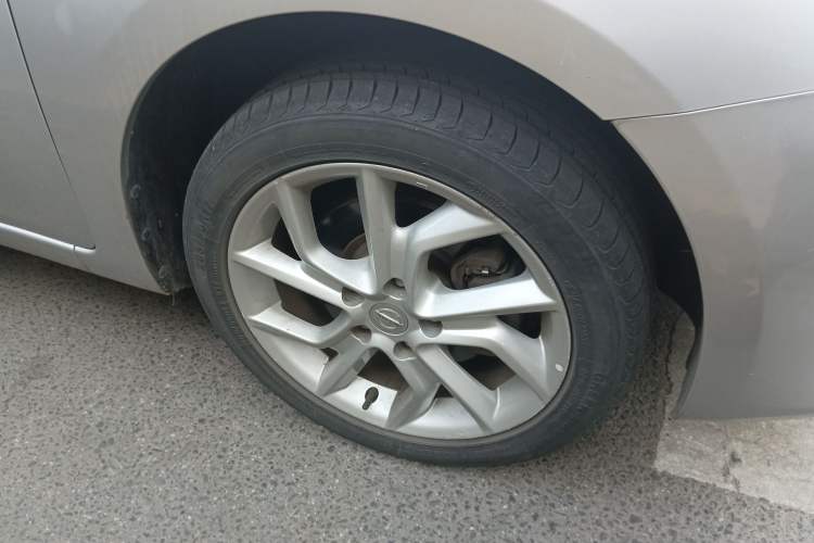 Used Nissan Tiida 2011 1.6T M-CVT Dynamic Edition Right Front Wheel Hub