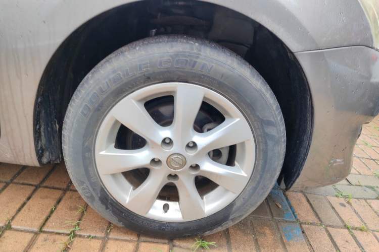 Used Nissan Tiida 2011 1.6L CVT Smart Version Right Front Wheel Hub