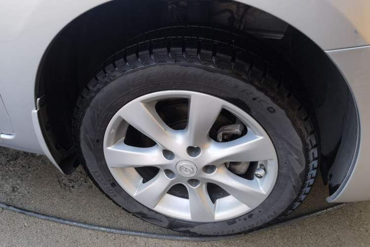 Used Nissan Tiida 2011 1.6L CVT Comfort Model Right Front Wheel Hub