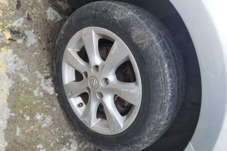 Used Nissan Tiida 2011 1.6L CVT Smart Version Right Front Wheel Hub