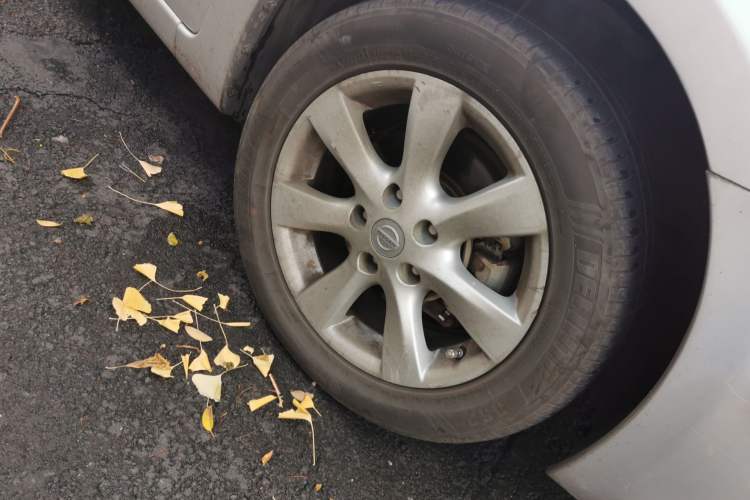 Used Nissan Tiida 2011 1.6L CVT Comfort Model Right Front Wheel Hub