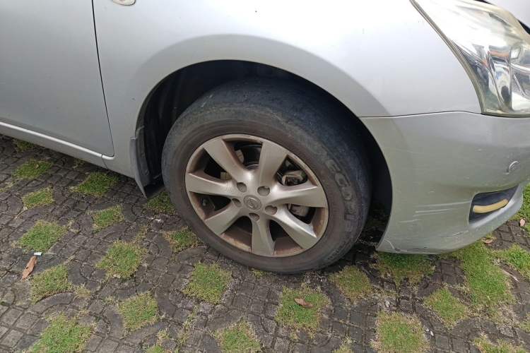 Used Nissan Tiida 2011 1.6L CVT Comfort Model Right Front Wheel Hub