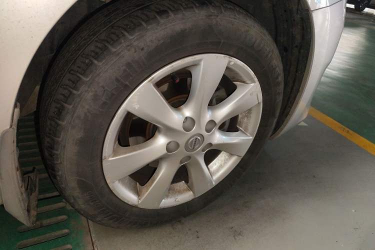 Used Nissan Tiida 2011 1.6L CVT Comfort Model Right Front Wheel Hub